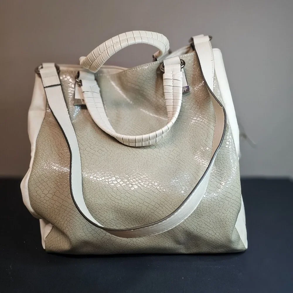 NWT Simply Vera Vera Wang White Cream Purse Shoulder Strap Handbag